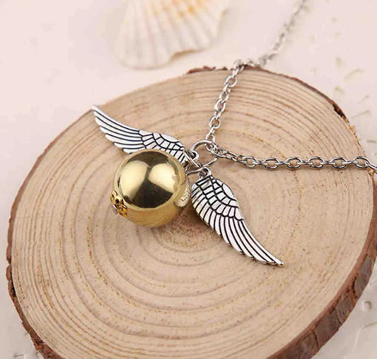 ✨ Collar Snitch Dorada – Edición Quidditch ⚡