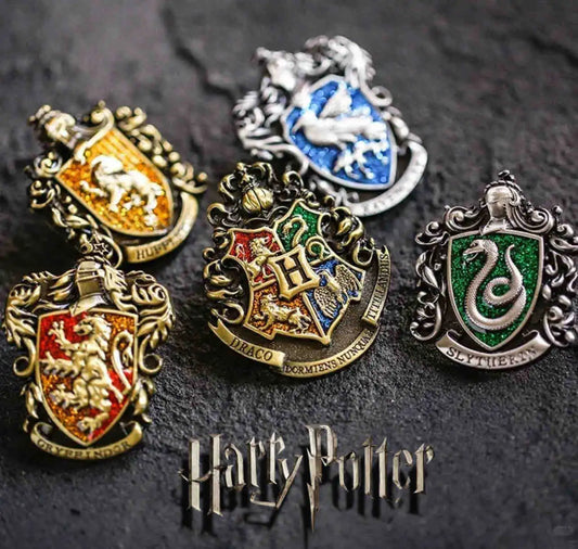 Pines Metálicos Harry Potter x 5 🪄 Escudos de Hogwarts – Colección de Casas